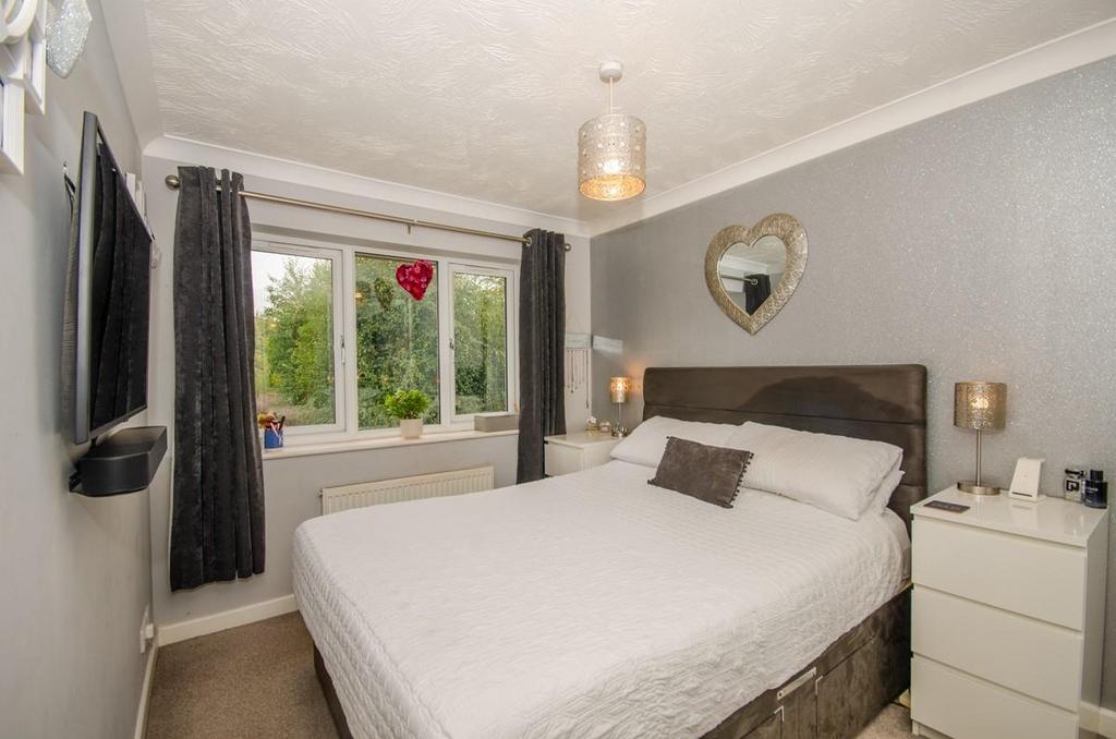 Bedroom 1.jpg
