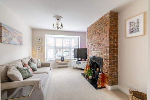17 Durkins Road, East Grinstead, RH19 2ER
