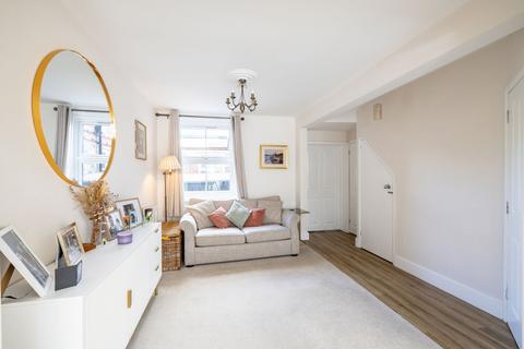 17 Durkins Road, East Grinstead, RH19 2ER