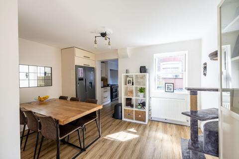 17 Durkins Road, East Grinstead, RH19 2ER