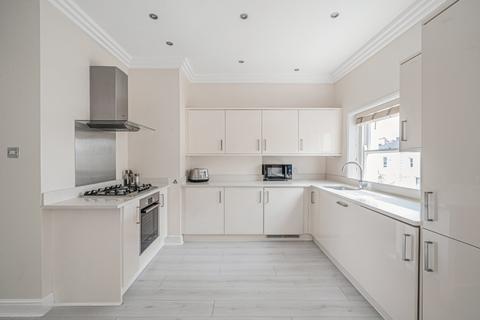 3 bedroom flat for sale, Belsize Square, Belsize Park, London, NW3