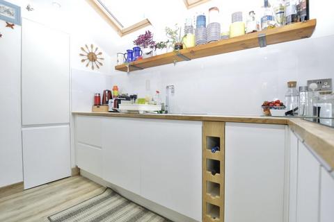 2 bedroom flat for sale, Chesterton Terrace, Plaistow, London, E13 0BZ