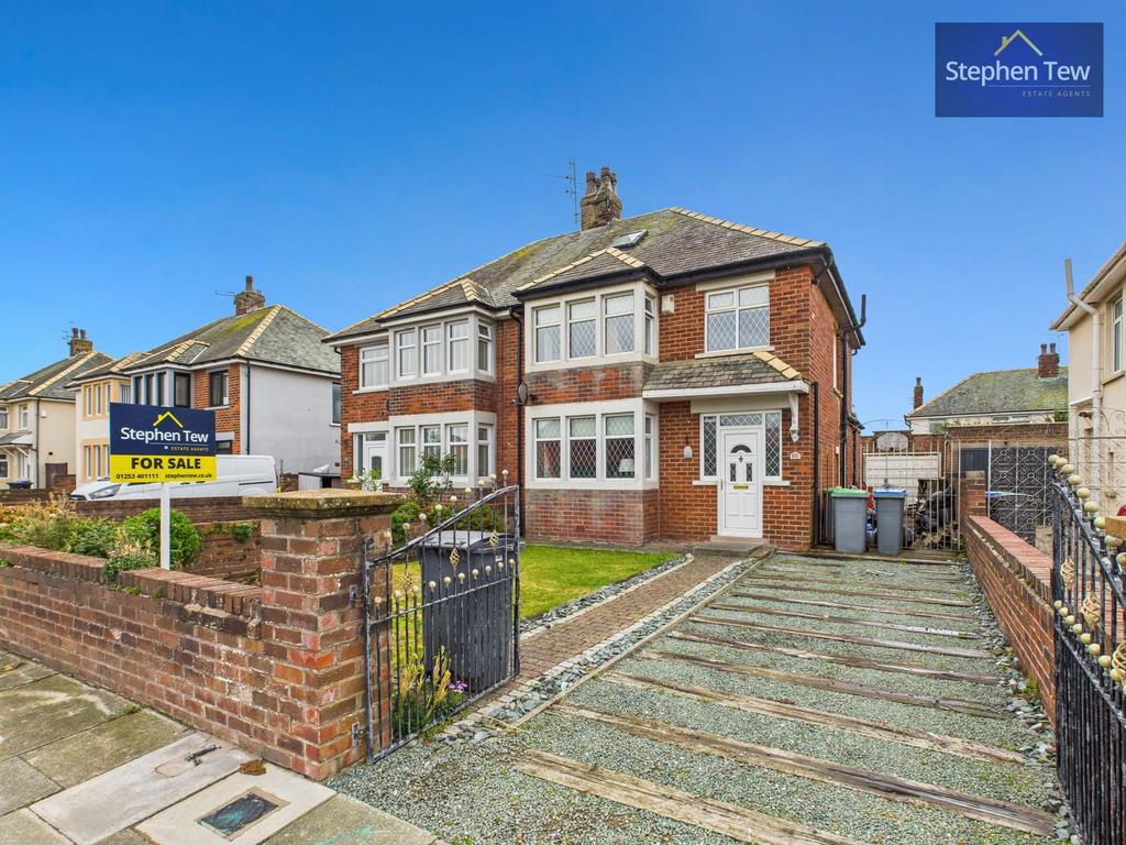 raleigh-avenue-blackpool-fy4-3-bed-semi-detached-house-for-sale