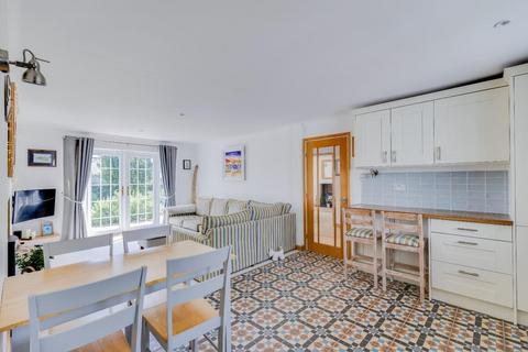 4 bedroom detached house for sale, Chapel Road, Broughton, Vale of Glamorgan, Cf71 7Qr