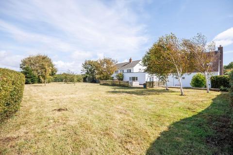 4 bedroom detached house for sale, Chapel Road, Broughton, Vale of Glamorgan, Cf71 7Qr