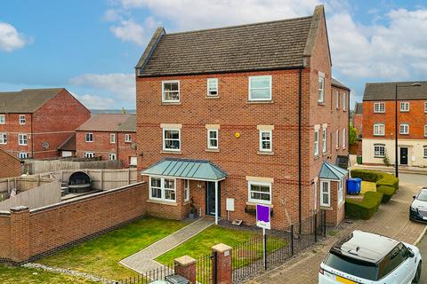 Field Leys Way, Birstall, LE4