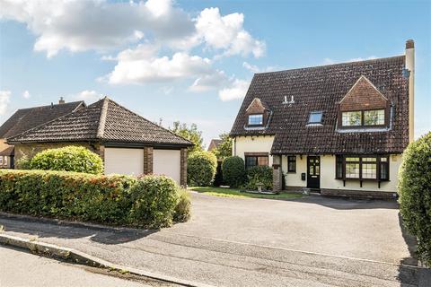 4 bedroom detached house for sale, Hilltop Way, Salisbury SP1