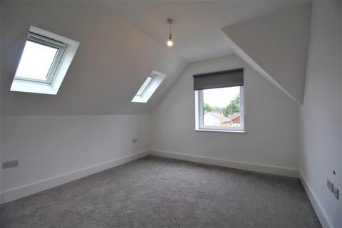 3 bedroom semi-detached house to rent, Corrie Road, Addlestone KT15