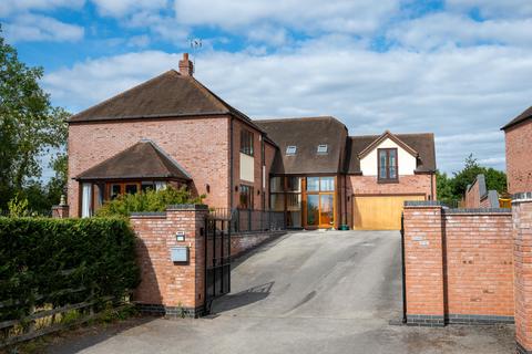 5 bedroom village house for sale, Worcester Road, Knowle Fields, Alcester, Worcestershire, B49