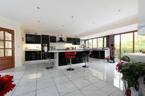 5 bedroom village house for sale, Worcester Road, Knowle Fields, Alcester, Worcestershire, B49