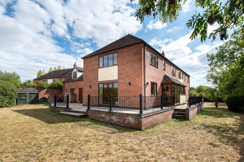 5 bedroom village house for sale, Worcester Road, Knowle Fields, Alcester, Worcestershire, B49