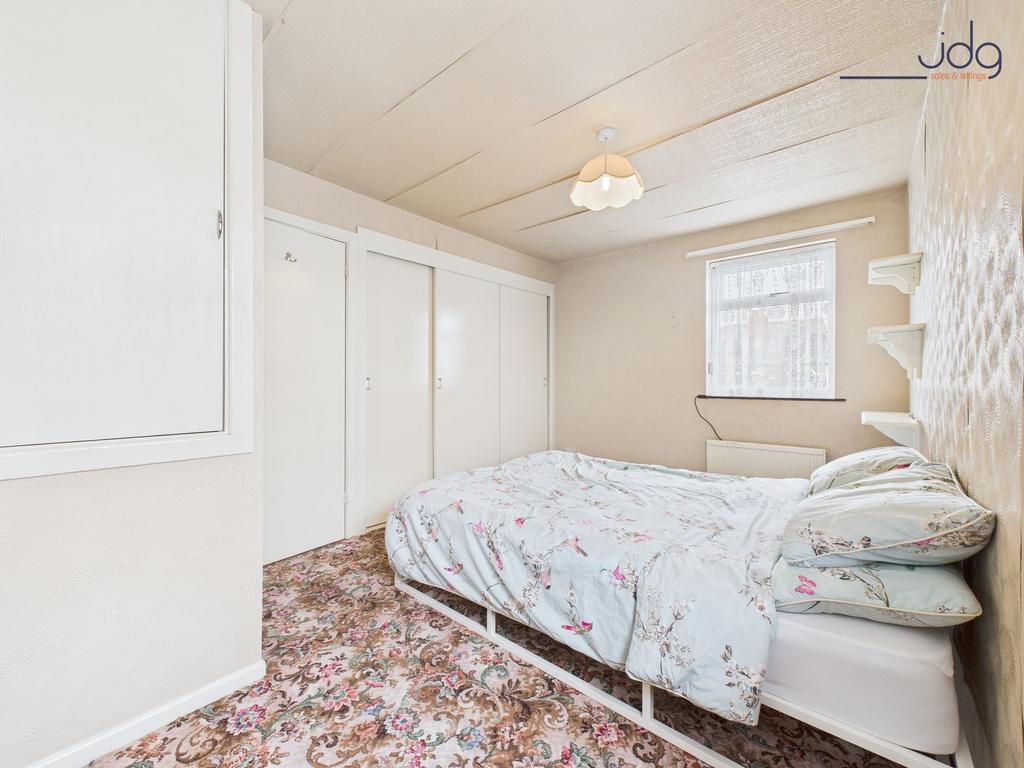 Double Bedroom with built in wardrobes