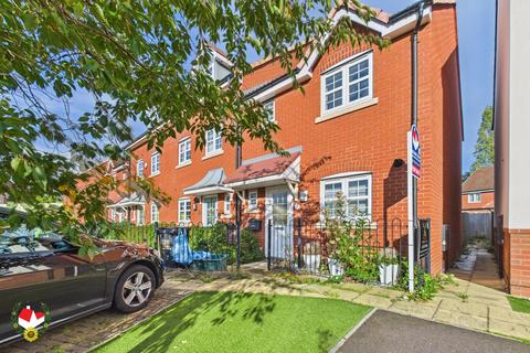 25 Fauld Drive Kingsway, Quedgeley, Gloucester, GL2 2HZ