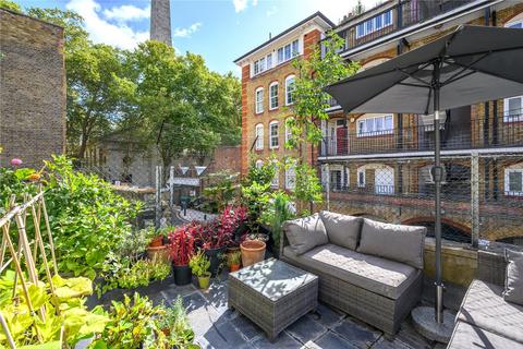 6 bedroom end of terrace house for sale, Mitchell Street, London, EC1V