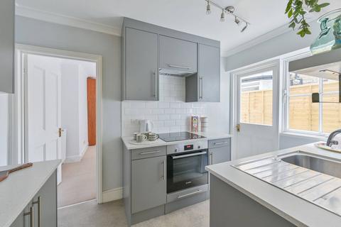 2 bedroom flat for sale, Hearnville Road, SW12, Balham, London, SW12