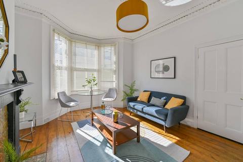 2 bedroom flat for sale, Hearnville Road, SW12, Balham, London, SW12
