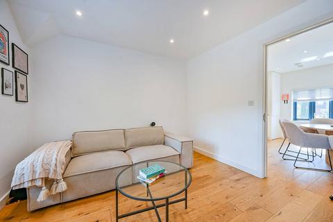 2 bedroom flat for sale, The Fairway, East Acton, Acton, W3