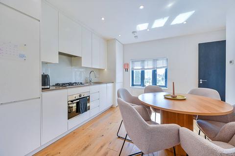 2 bedroom flat for sale, The Fairway, East Acton, Acton, W3