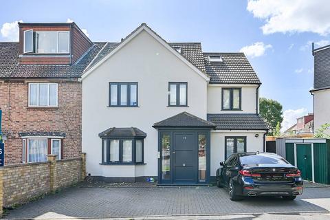 2 bedroom flat for sale, The Fairway, East Acton, Acton, W3