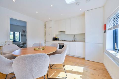 2 bedroom flat for sale, The Fairway, East Acton, Acton, W3