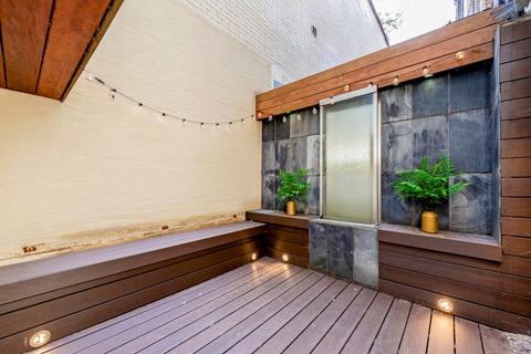 2 bedroom flat for sale, Mount Street, London W1K