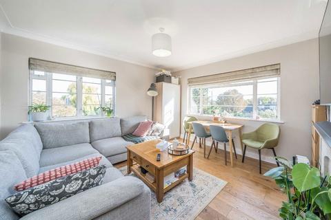 undefined, Chertsey Road, St Margarets TW1