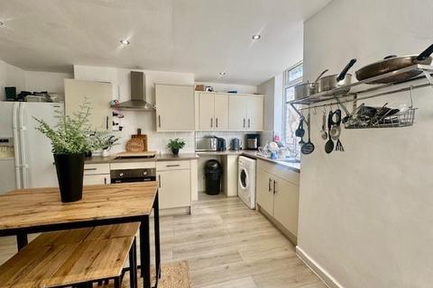 35 Thompson Lane, Chadderton, Oldham, OL9 8LX