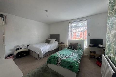 35 Thompson Lane, Chadderton, Oldham, OL9 8LX