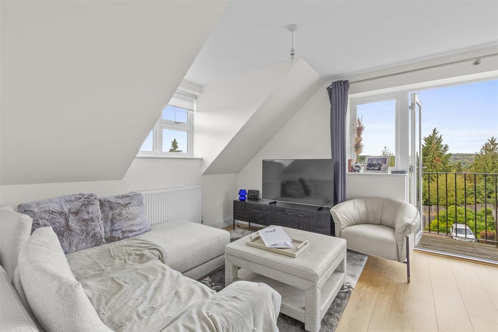 Flat 9, 15 Priory Road, HP13 6 SL-5.jpg