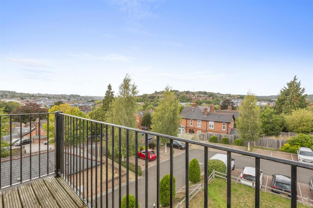 Flat 9, 15 Priory Road, HP13 6 SL-12.jpg