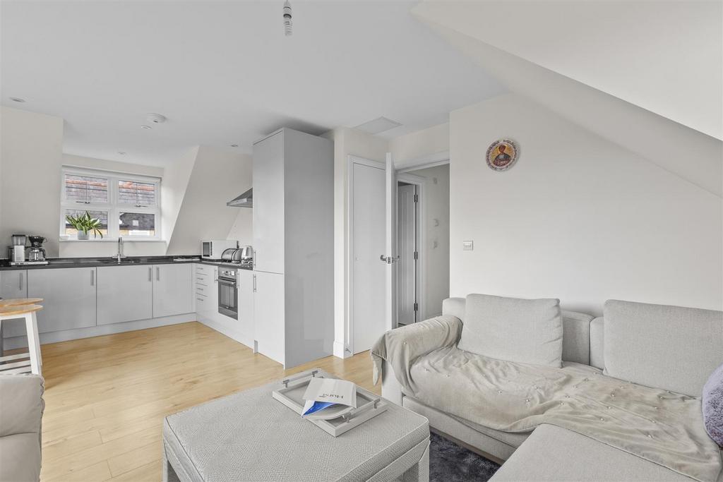 Flat 9, 15 Priory Road, HP13 6 SL-9.jpg