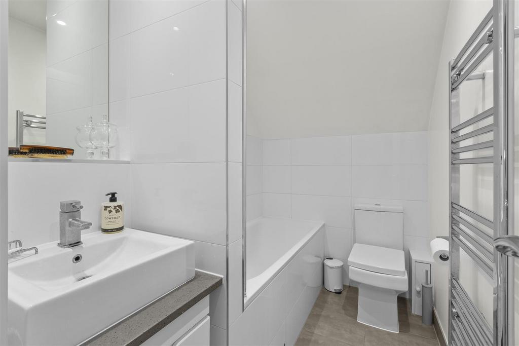 Flat 9, 15 Priory Road, HP13 6 SL-4.jpg