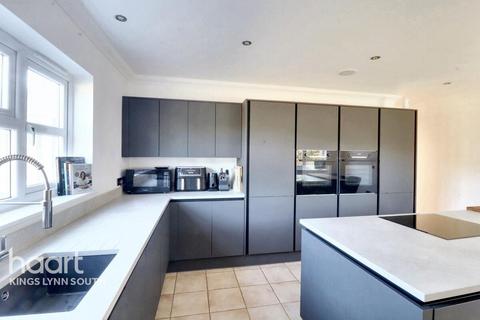 5 bedroom detached house for sale, Lynn Road, East Winch