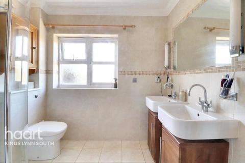 5 bedroom detached house for sale, Lynn Road, East Winch