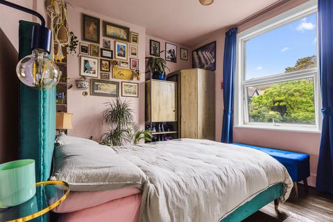 104 Trinity Rise, London, SW2 2QS