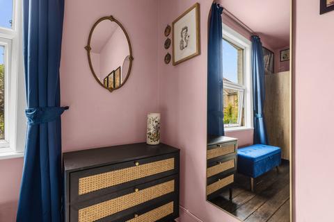104 Trinity Rise, London, SW2 2QS