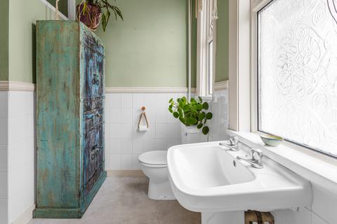 104 Trinity Rise, London, SW2 2QS
