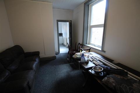 6 bedroom house to rent, Wingrove Road, Newcastle Upon Tyne NE4