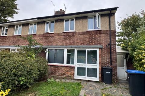 4 bedroom semi-detached house to rent, Dartford Avenue, London N9