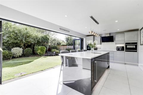 4 bedroom detached house for sale, Swan Meadow, Colwick NG4