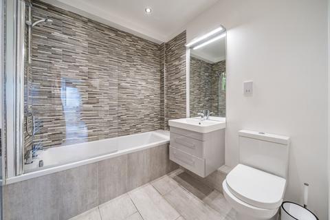 2 bedroom flat for sale, Coldharbour Lane, London SW9