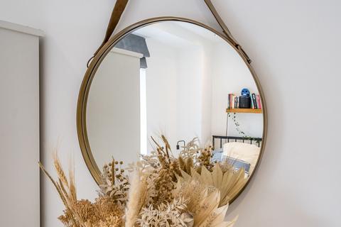 2 bedroom flat for sale, Coldharbour Lane, London SW9