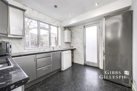 3 bedroom bungalow to rent, Alandale Drive, Pinner, HA5