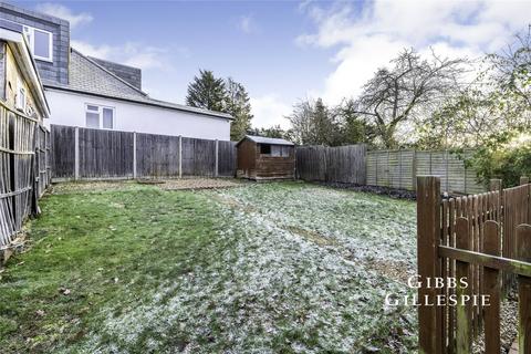 3 bedroom bungalow to rent, Alandale Drive, Pinner, HA5