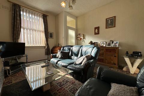 2 bedroom terraced house to rent, De Lacy Street, Ashton-on-Ribble, Preston, PR2