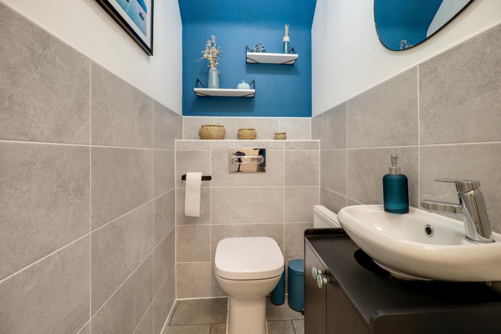 Cloakroom-WC