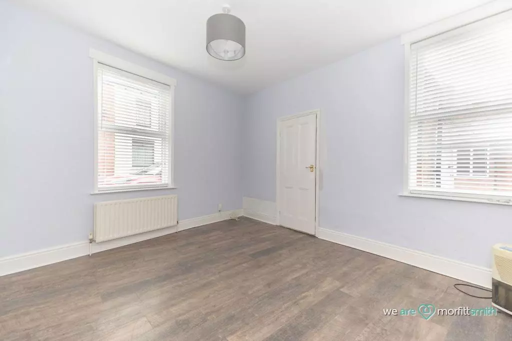 Hillsborough Road, Sheffield, S6 4JL 3 bed end of terrace house