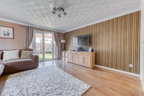 3 bedroom detached house for sale, Laurel Road, Lowestoft