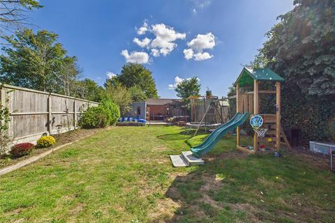 4 bedroom semi-detached house for sale, Irvine Road, Colchester, Essex, CO3
