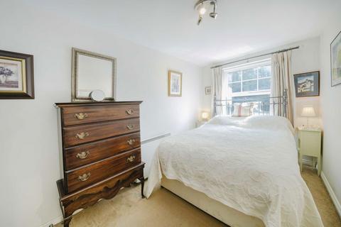 2 bedroom flat for sale, Boddington Gardens, London W3